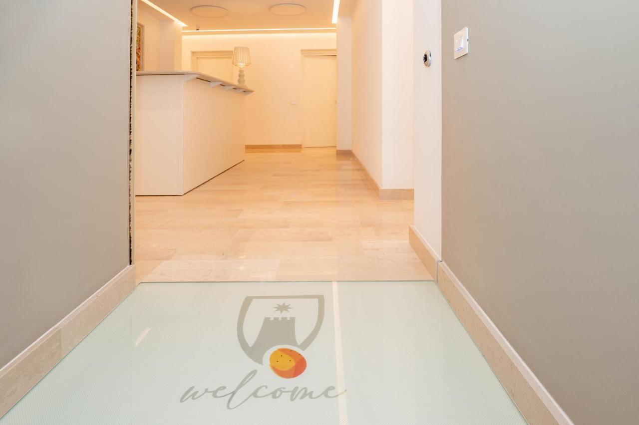 Agora Vieste Rooms & Apartments ภายนอก รูปภาพ