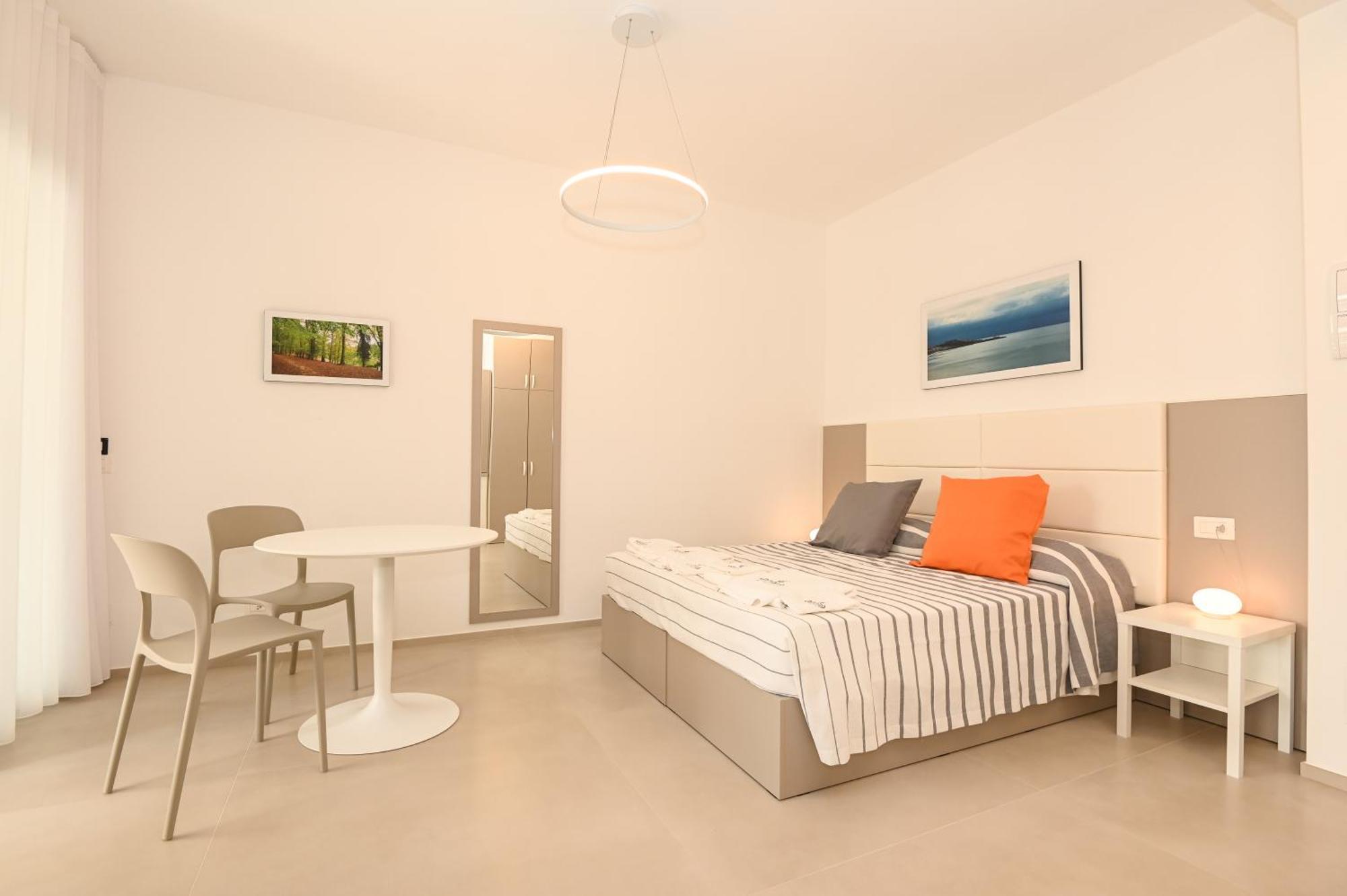 Agora Vieste Rooms & Apartments ภายนอก รูปภาพ
