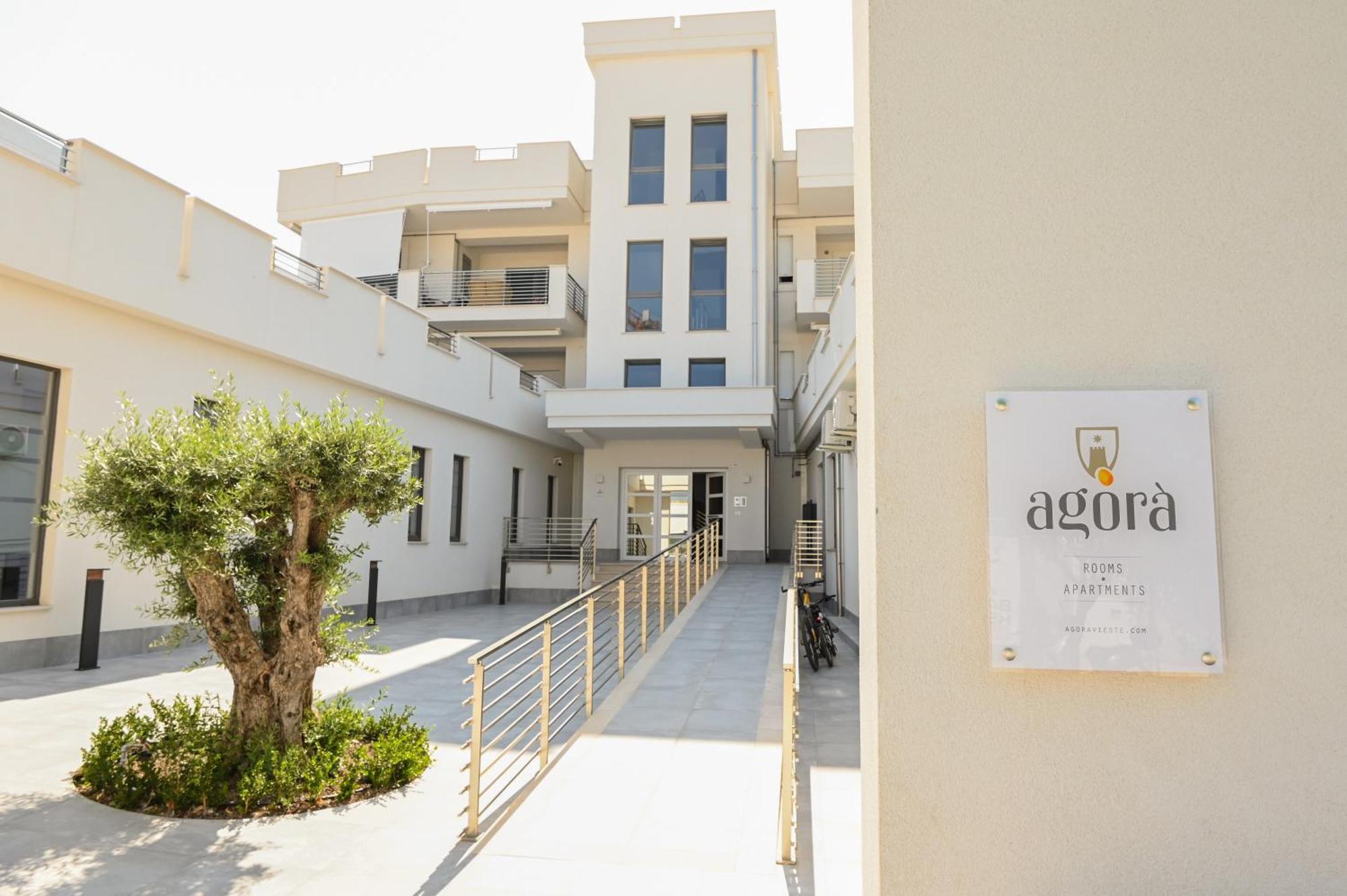 Agora Vieste Rooms & Apartments ภายนอก รูปภาพ
